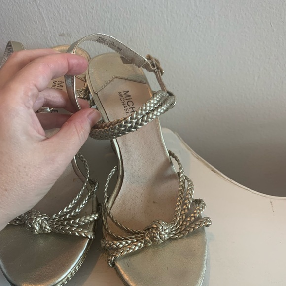 Gold Michael Kors sandals - Picture 3 of 6